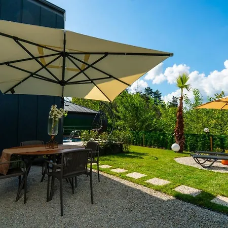 Trio Palazio Villa