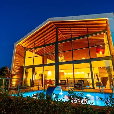 Trio Palazio Villa Sapanca