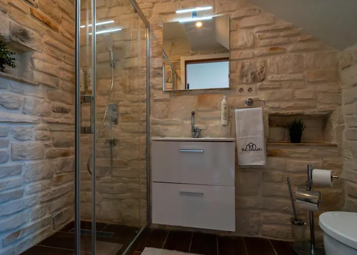 Trio Palazio Villa *