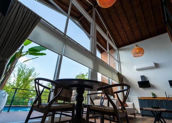 Trio Palazio Villa *